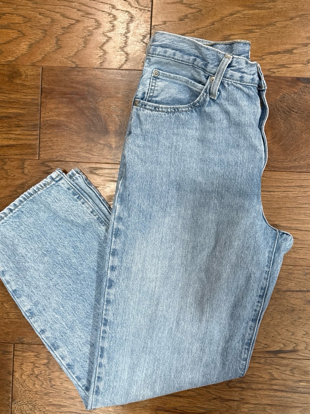 Levi's Women's High-Rise Light Blue Straight-Leg Jeans